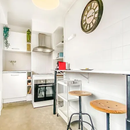 Homey Pinky - Proche Centre / Balcon Prive / Wifi Apartment Annemasse